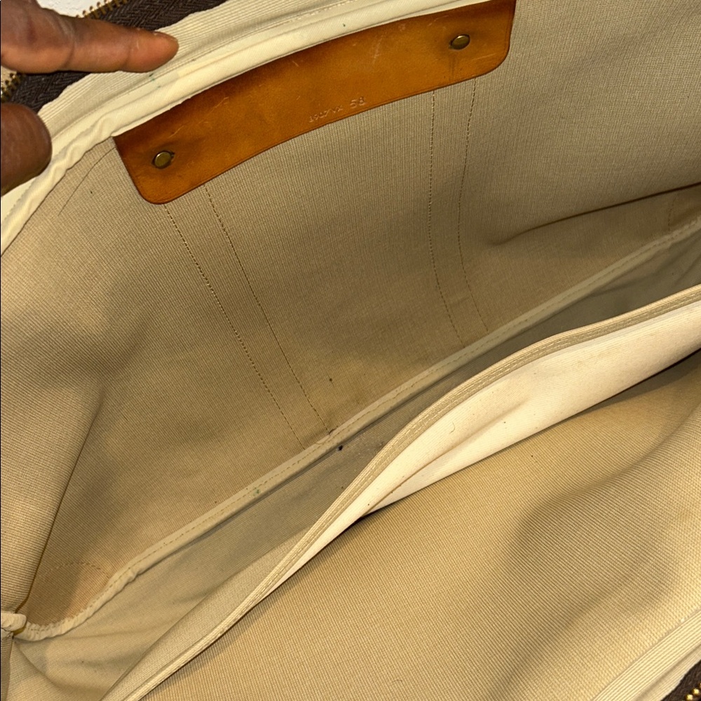 Kabul leather travel bag
Louis Vuitton Brown and Tan - Picture 7 of 17